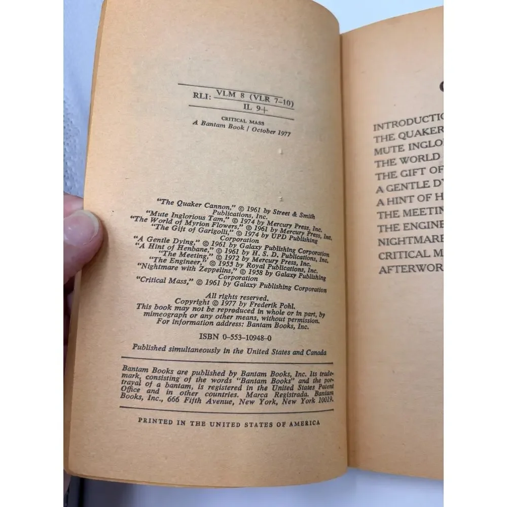 Critical Mass Frederik Pohl Kornbluth Vintage 1977 Sci Fi Short Stories